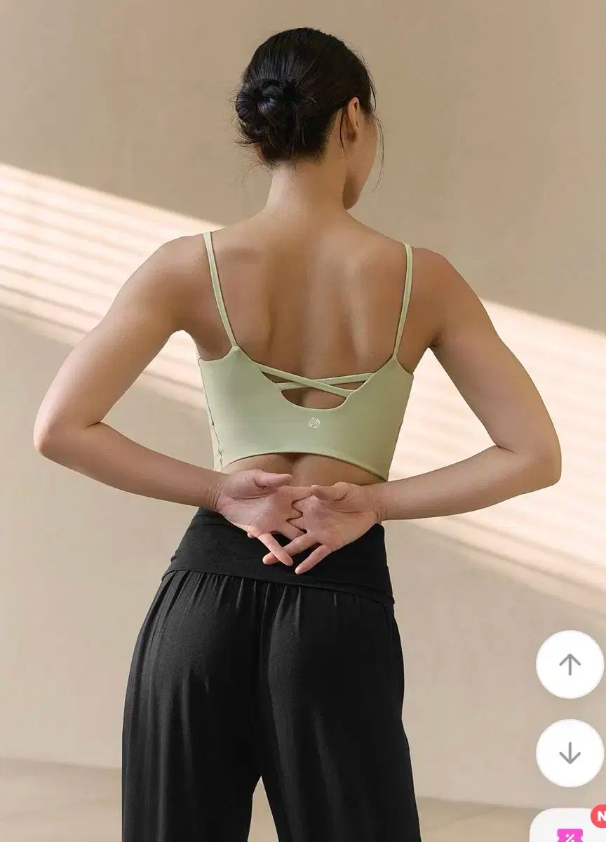 SUKALAヨガトップス2点(希望者にはおまけ2点つき ヨガウェアブランド