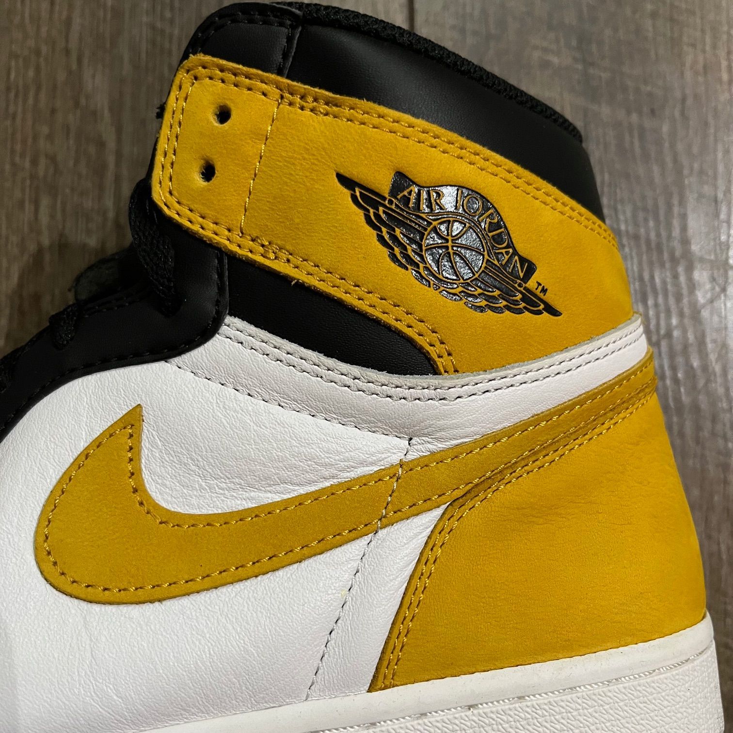 国内正規 NIKE AIR JORDAN 1 RETRO HIGH OG 555088-109 YELLOW OCHRE 