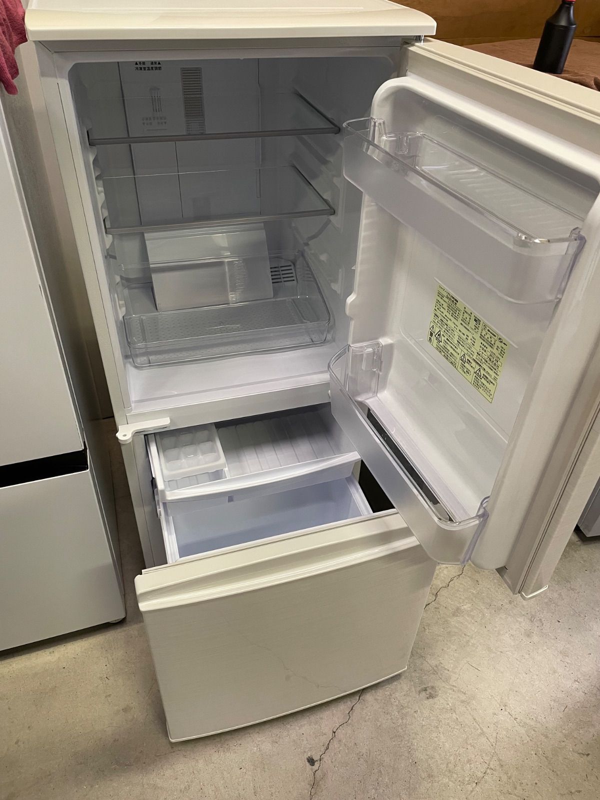 SHARP ノンフロン冷凍冷蔵庫 SJ-D14E-W