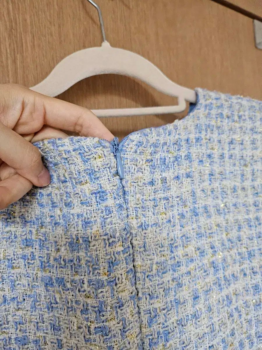 新品 花刺繍 ワンピース フラワー刺繍マルチカラーワンピース | ITEM