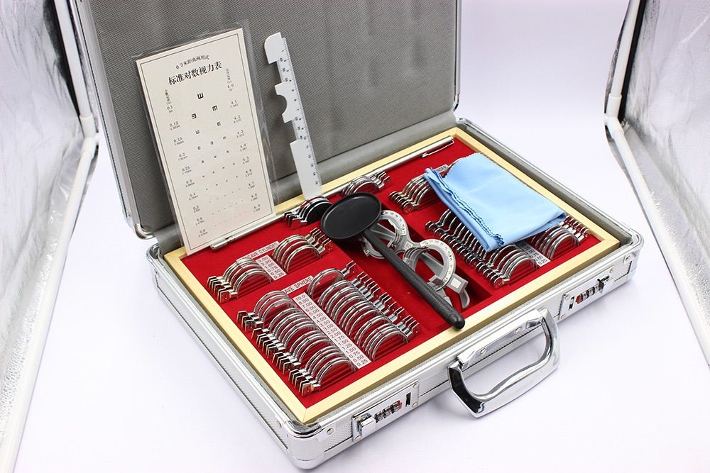 最終値下げ！ 検眼レンズセット 1光学レンズトライアルレンズセット 目テスト検眼 トライアルレンズケース金属トリムボックスアルミケース104個