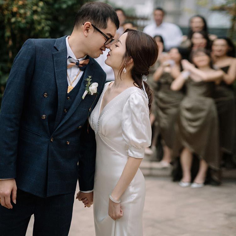 披露宴 半袖 プリーツ 披露宴 パフスリーブ おしゃれ 撮影 Vネック 二次会 ウエディングドレス 挙式 2次会 結婚式 花嫁 ドレス 前撮り 袖あり フォトウエディング ハネムーンフォト レース 二次会 ウエディングドレス 二次会 プリーツ Vネック パフスリーブ 半袖 袖