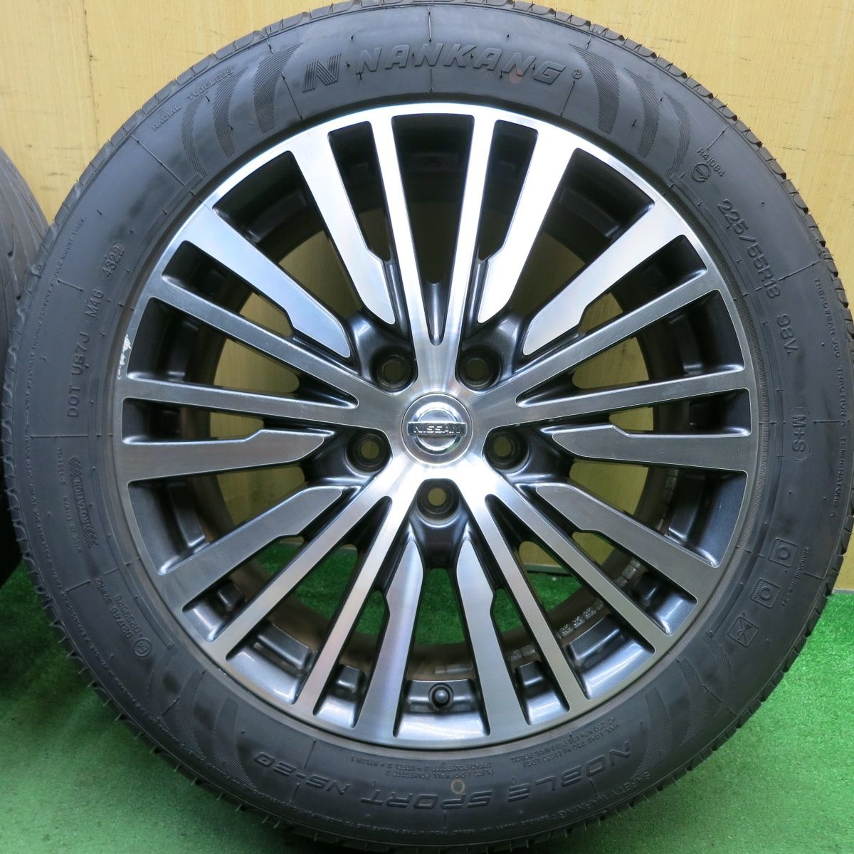 エルグランド 純正 E52 225⁄55R18 後期 225⁄55r18 タイヤホイール