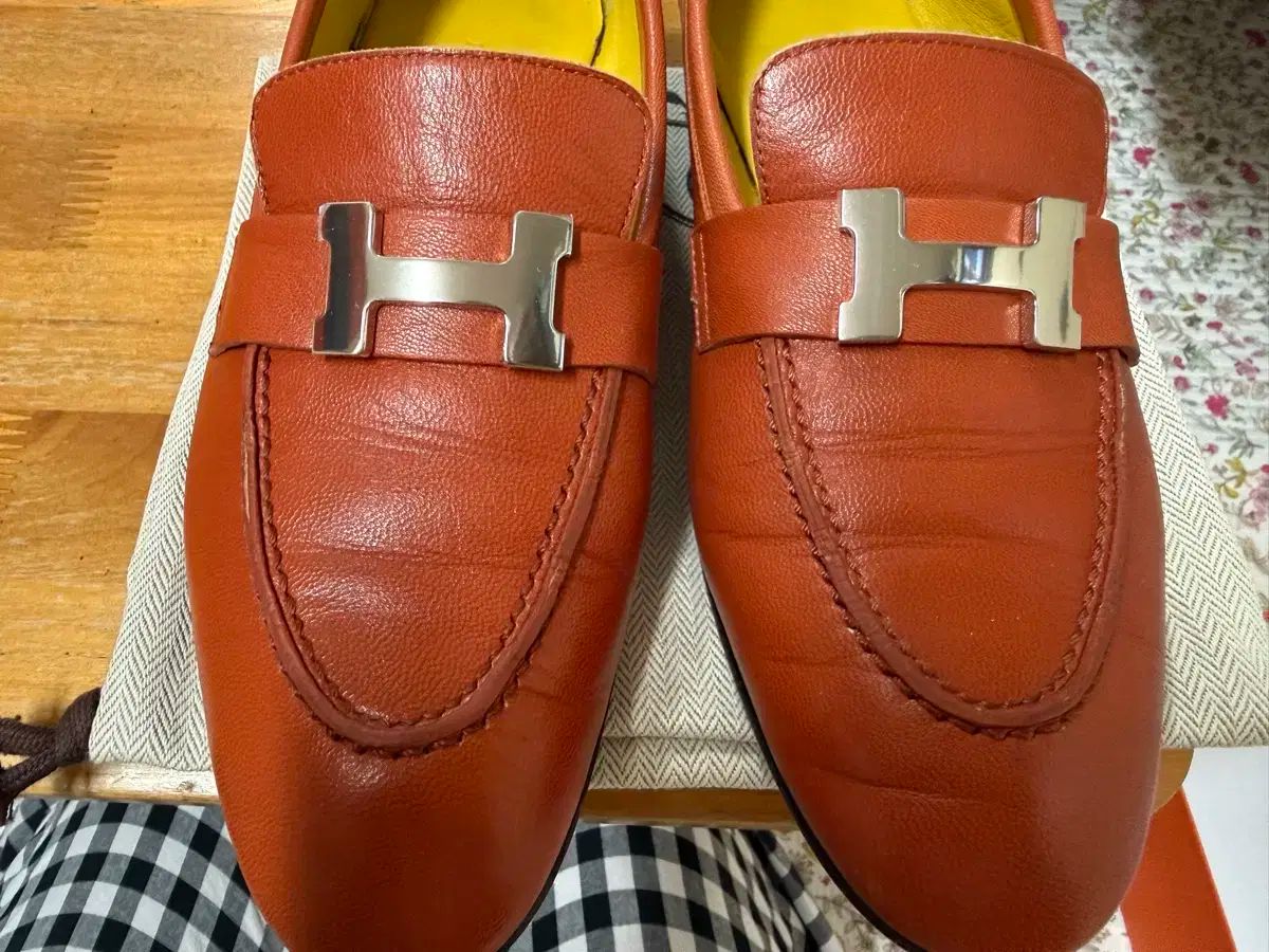 パリ ローファー