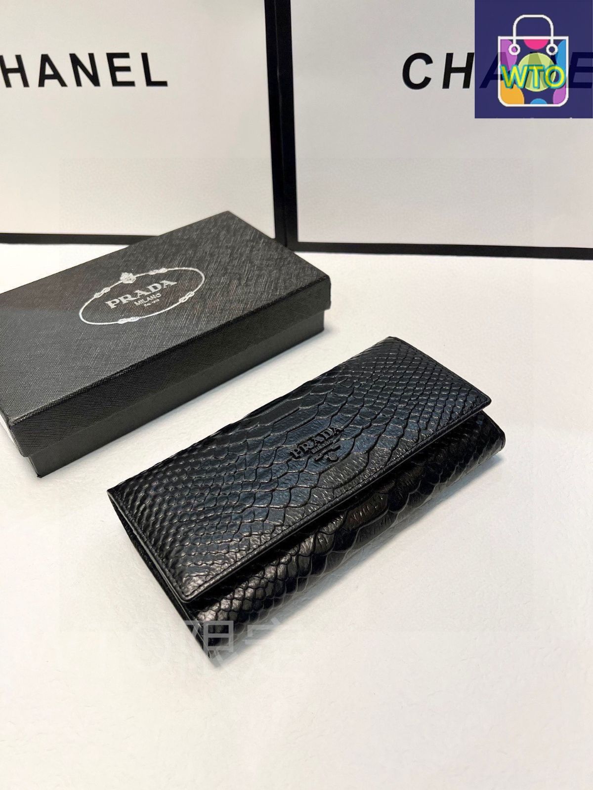 PRADA 黒のクラシック款二つ折り財布 プラダ PRADA ミニウォレット 二つ折り財布の買取実績 | 買取