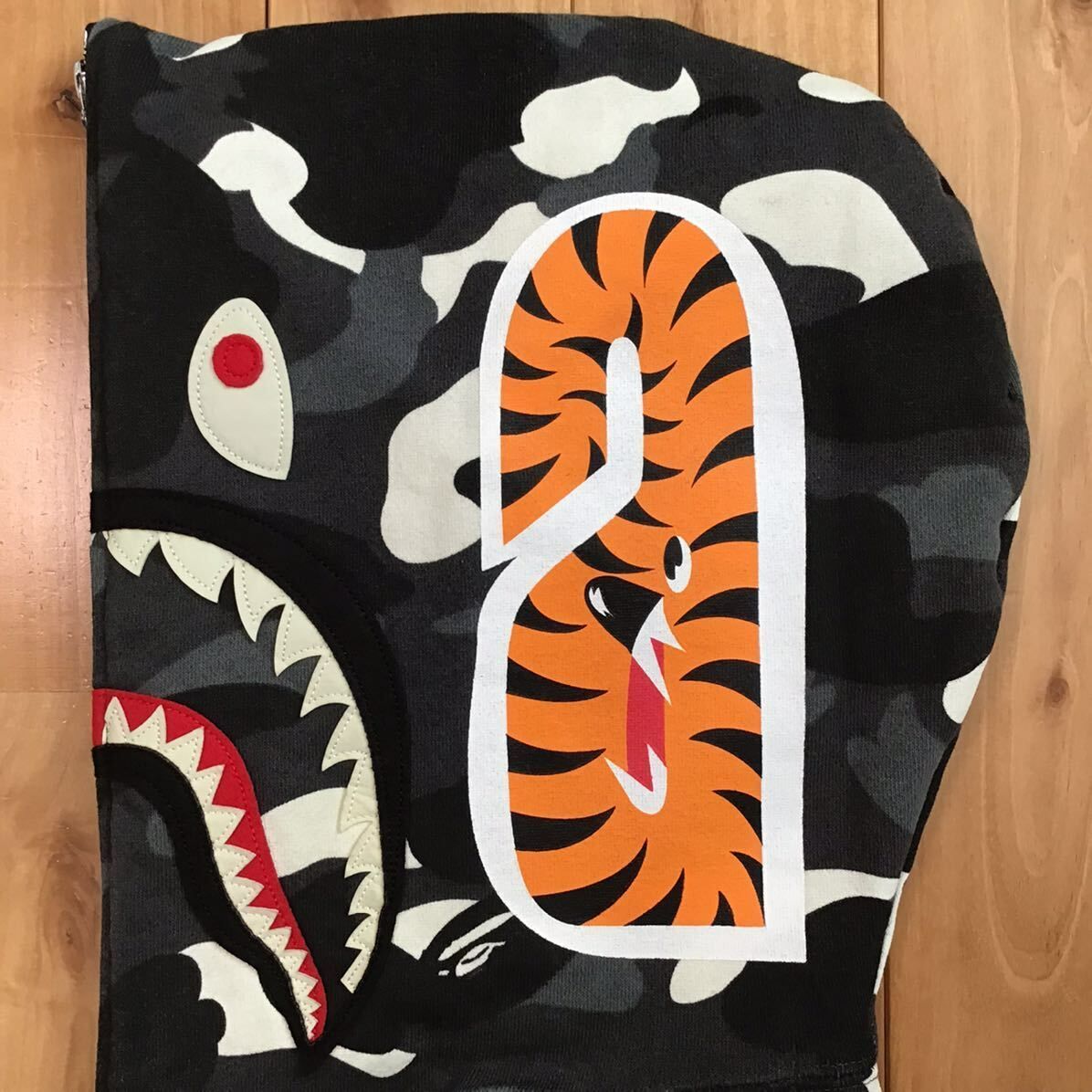 BAPE 蓄光 2015年 City camo シャーク パーカー レディース Glow in the dark 2015 BAPE City camo shark full zip hoodie A