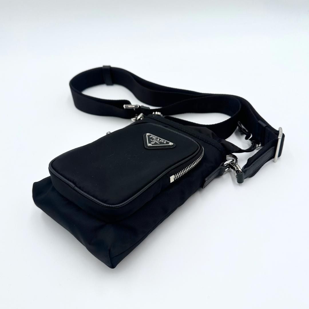 極美品】Prada ReNylon スマホショルダーバッグ - メルカリ