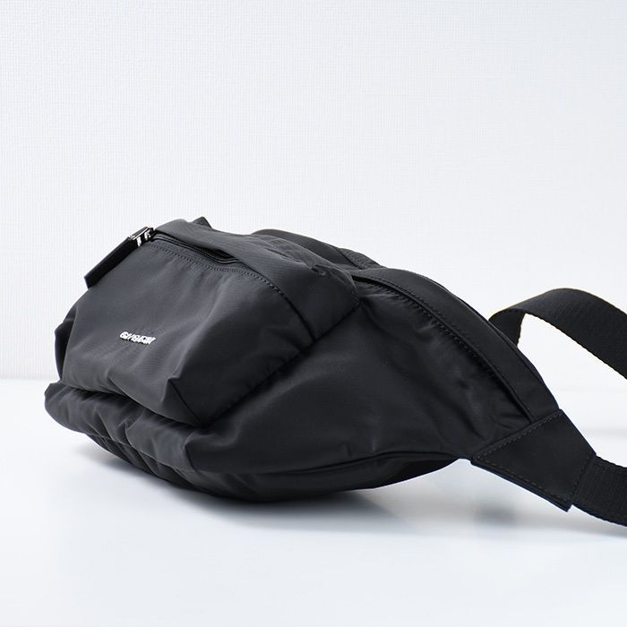 ジバンシイ ウエストバッグ ボディバック　BK5037K0B5 ジバンシイ GIVENCHY ロゴ BK5037K0B5 ブラック ナイロン ウエスト
