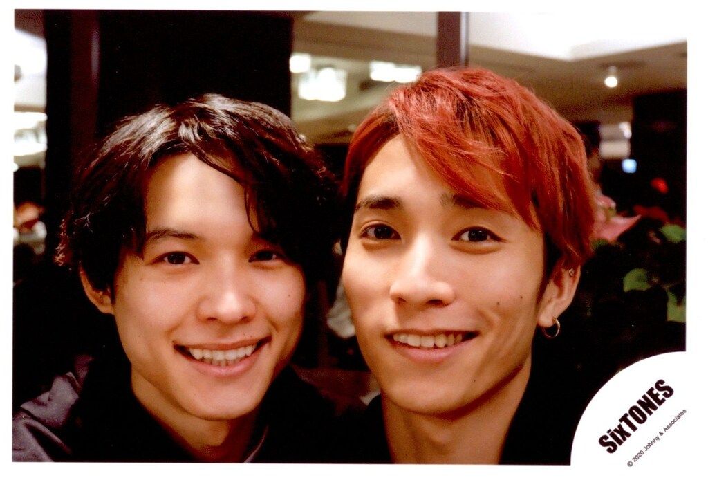 公式写真 田中樹 SixTONES 台湾 SixTONES 田中樹 公式写真 セルフィー 台湾 オフショ 寝顔