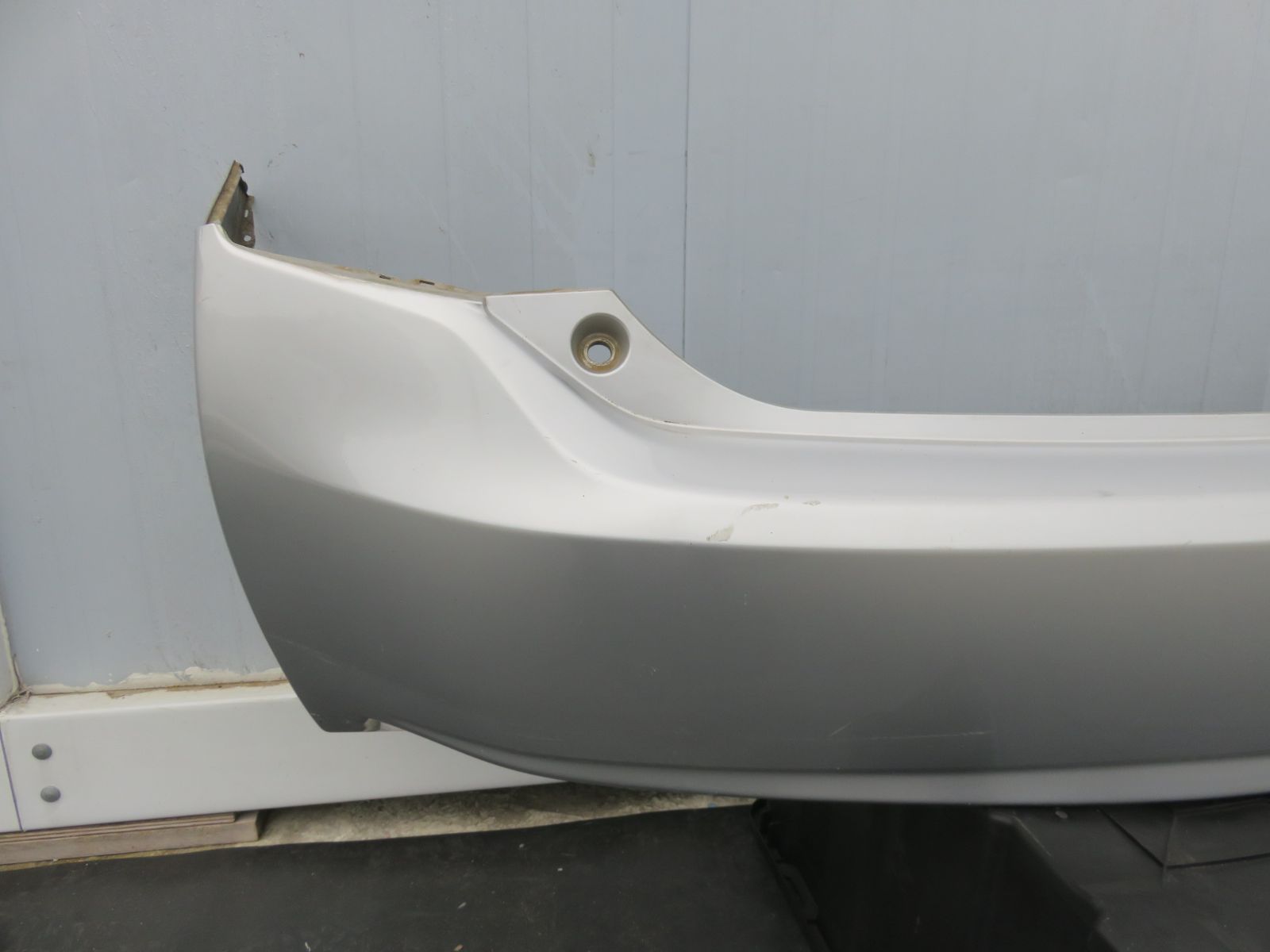 SFC2331 プリウス30系 ZVW30 ZVW35 後期 純正 リアバンパー リヤバンパー 1F7 シルバー FFCRYSTALESIA_COM