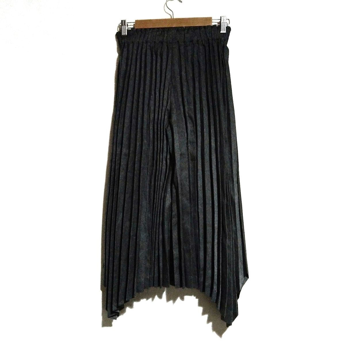 PLEATS PLEASE プリーツプリーズ パンツ サイズ1 S レディース - ダークグレー クロップド 半端丈 プリーツ ウエストゴム