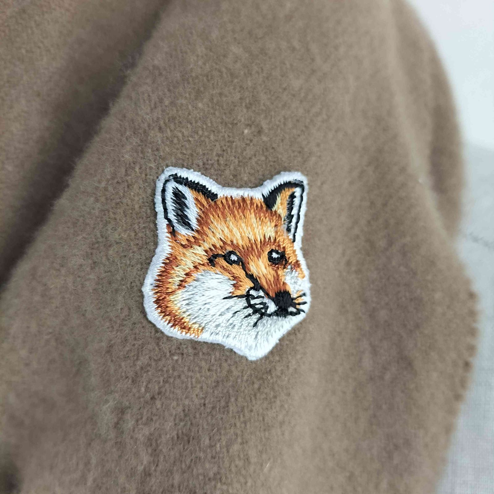 MAISON KITSUNÉ バージンウール マフラー メゾンキツネ◇ バージンウール マフラー 大判ストール 膝掛け - メルカリ