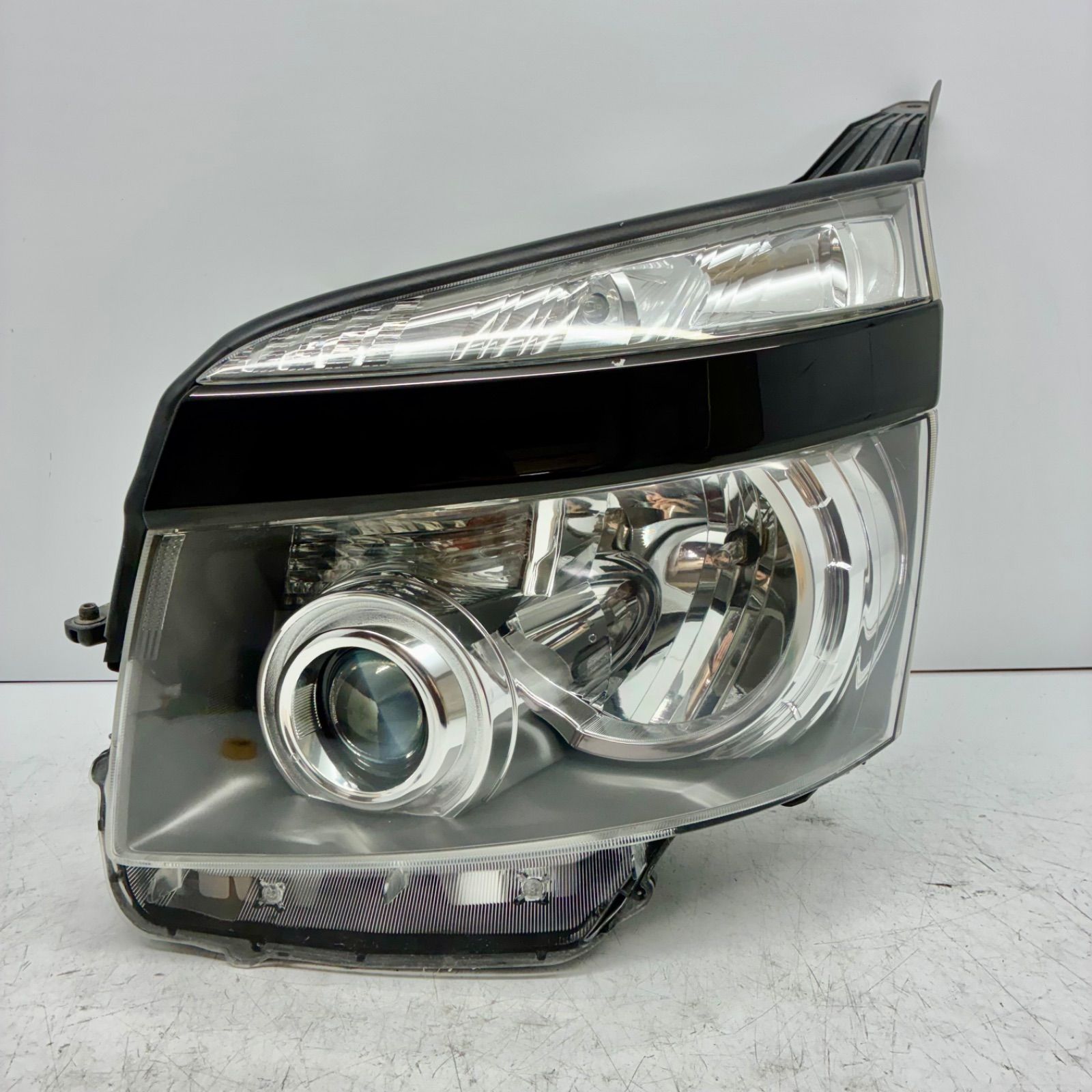 コーティング済 ZRR70 ZRR75 70系 ヴォクシー ヘッドライト レンズ ランプ 左側 助手席側 L HID V8 バラスト付 koito 28-203 P70595