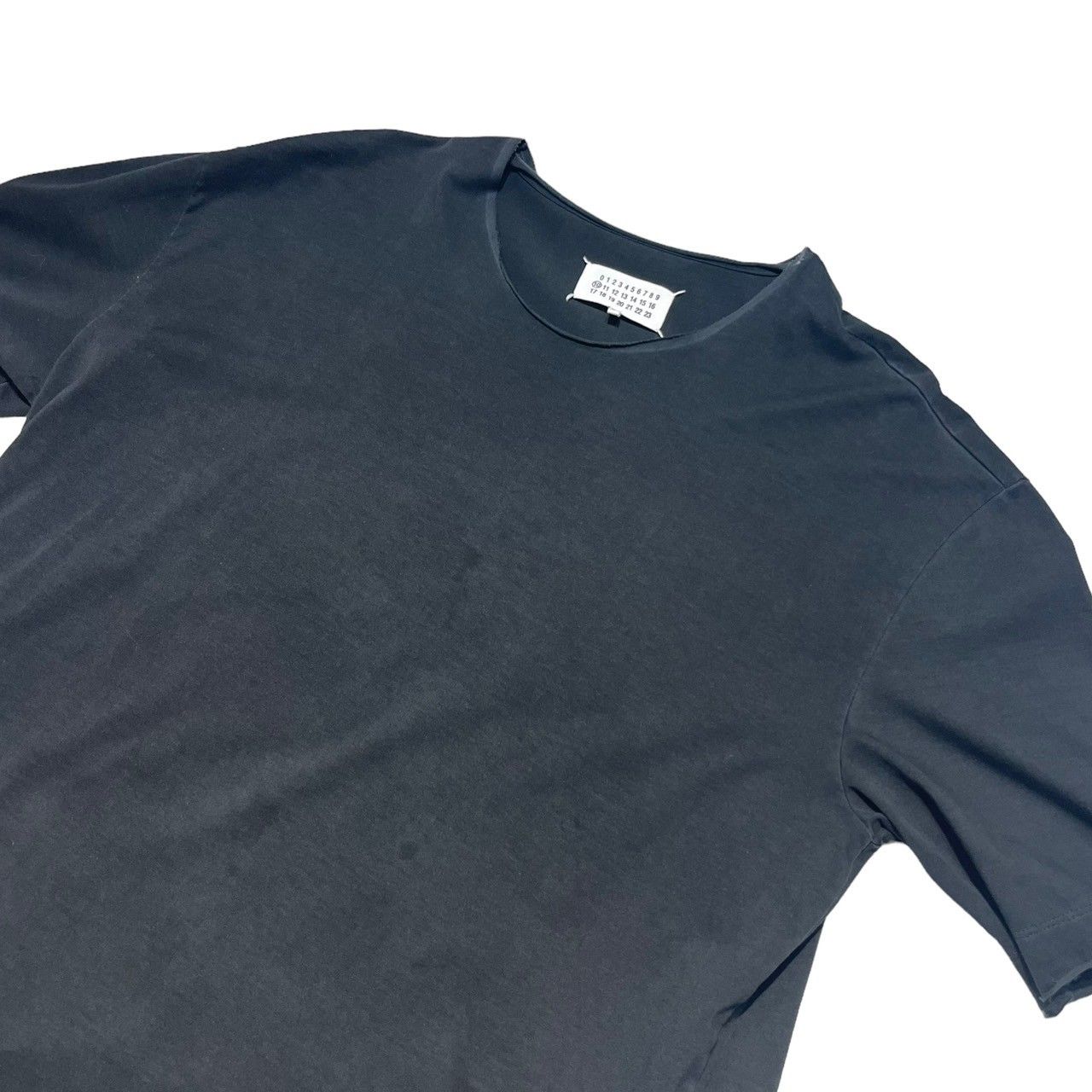 MAISON MARGIELA(メゾンマルジェラ) 22SS Oversized cut-off T-shirt オーバーサイズ カットオフ Tシャツ  S50GC0668 M ブラック ⑩ 10 ヴィンテージ加工 - メルカリ