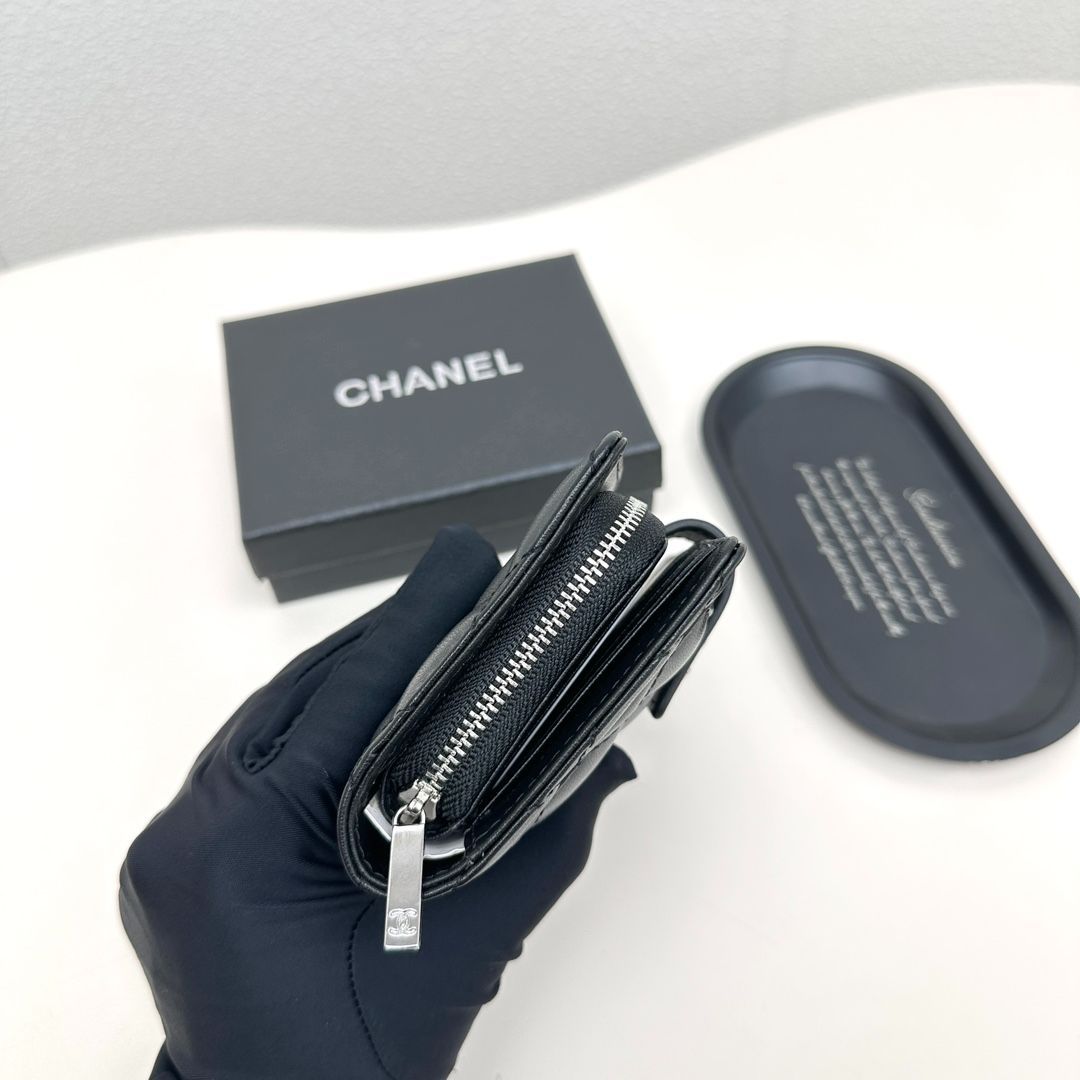 CHANEL ブラック レザー 二つ折り財布 今日特価】シャネル 8354 ミニウォレット, ブラック＆ピンク