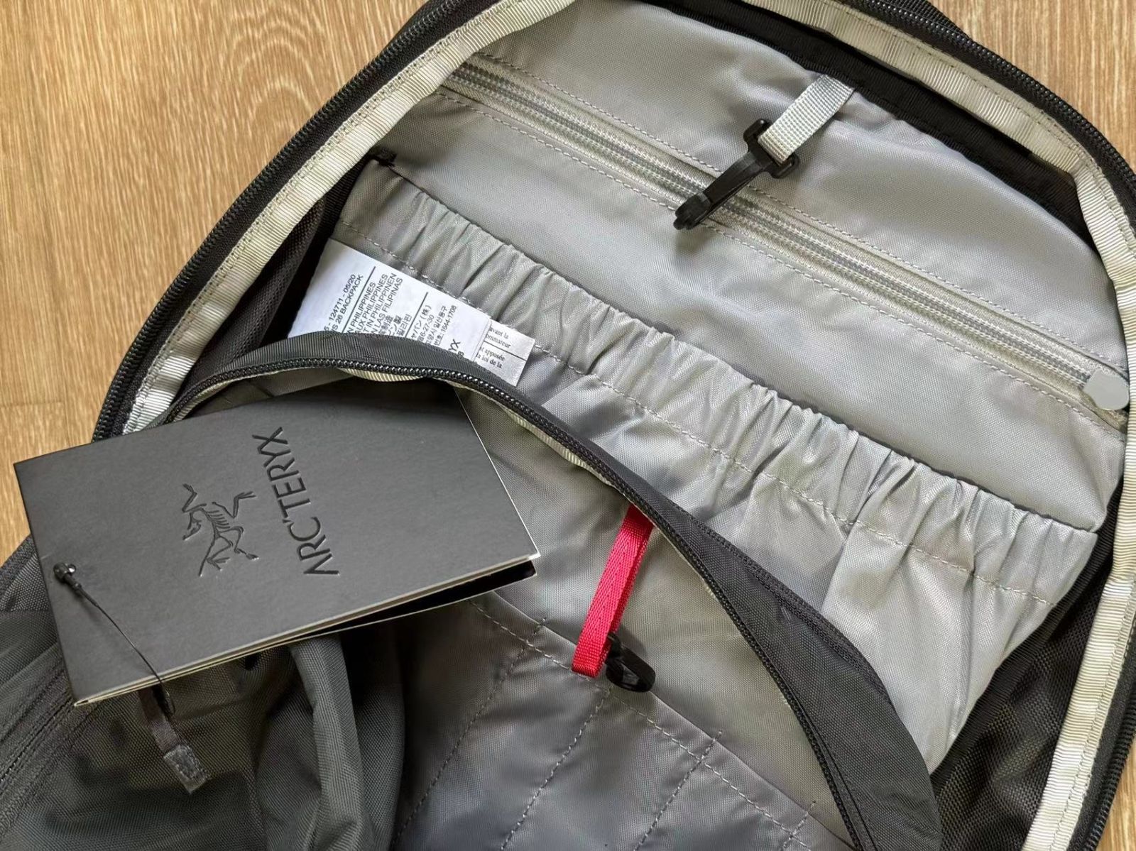 アークテリクスgray  ARCTERYX リュック バックパック マンティス26 デイパック メンズ レディース 軽量 26L