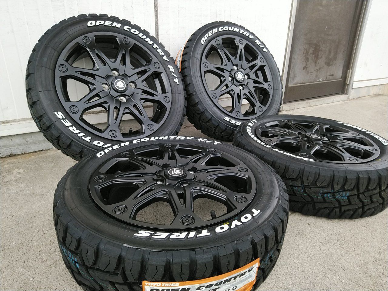 ハスラー 人気 タイヤホイールセット 新品4本セット TOYO オープンカントリーRT 165/60R15 ホワイトレター 復刻版 15インチ  MUD-X - メルカリ