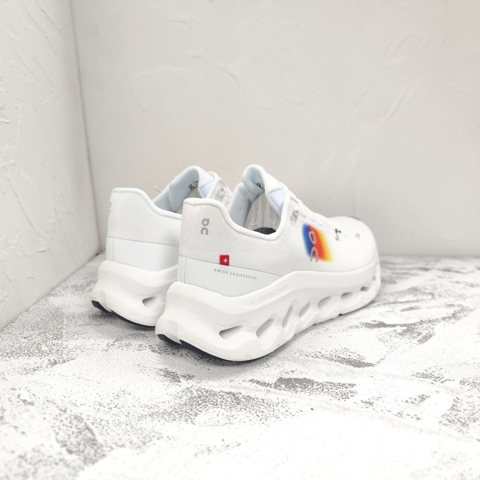 【関税込み】On オフホワイト Cloudtilt スニーカー On（オン）の「＜On＞CLOUDTILT スニーカー（スニーカー）」 - WEAR