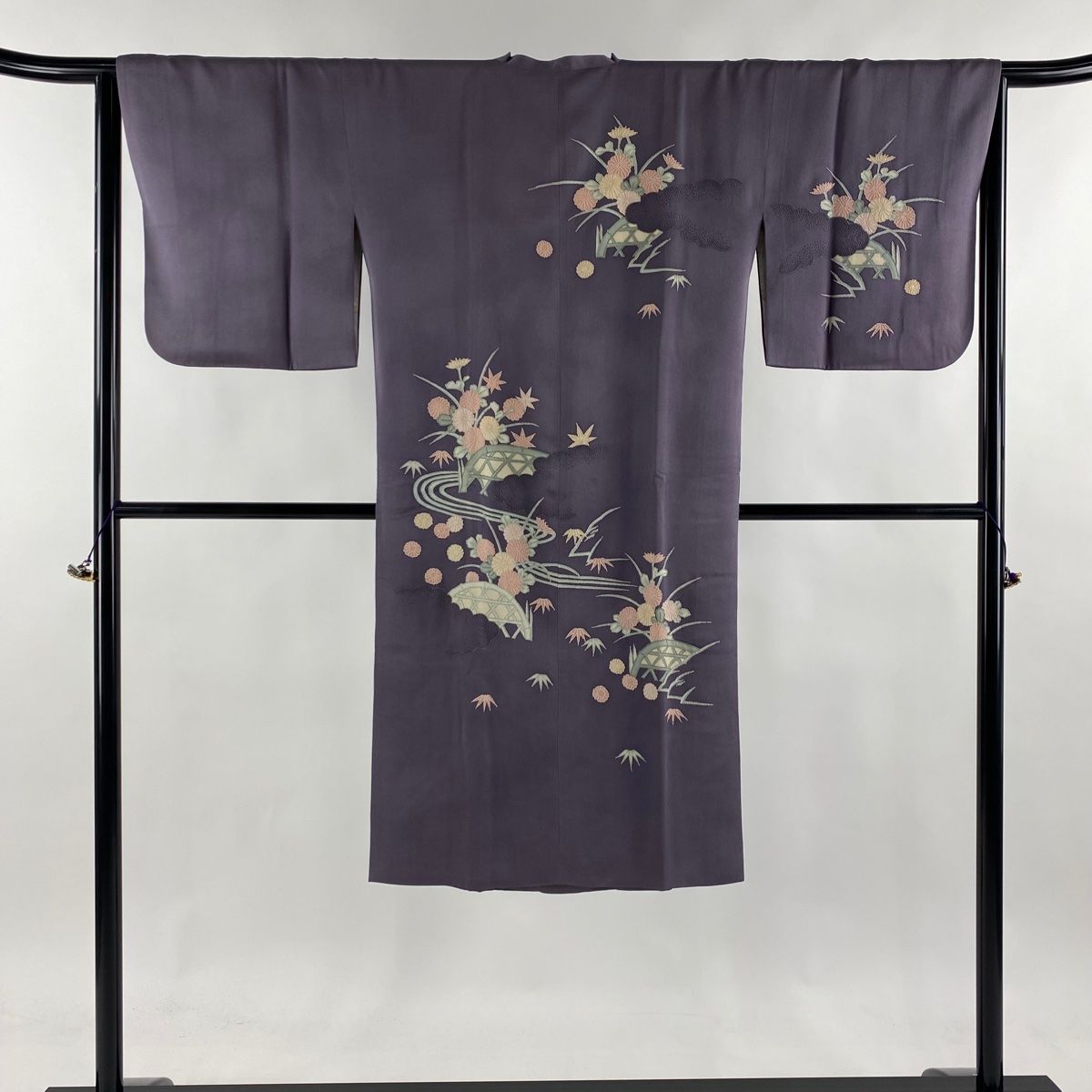 道行 身丈120cm 裄丈65cm M 和装コート 角衿 雲文 菊 刺繍 灰紫 正絹 名品