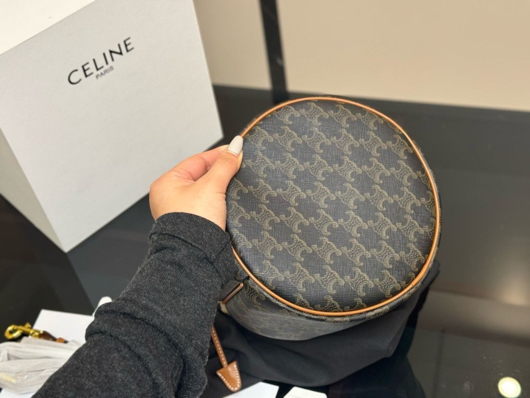 セリーヌ ブラウン 小型折りたたみカバ バッグ / ジャケットに Celine] バケットバッグ モノグラムデザイン - 折り畳みボックス