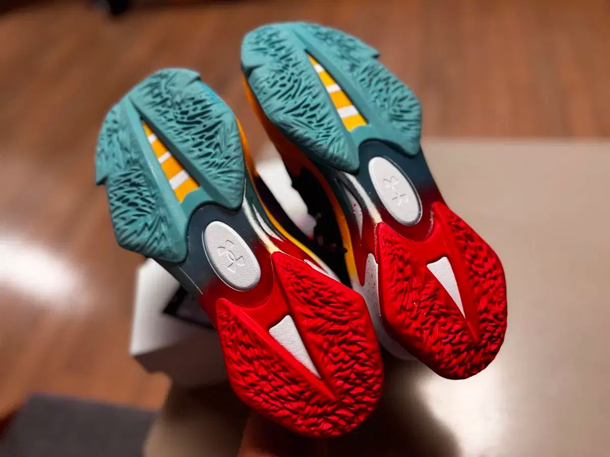 カリー バスケシューズ