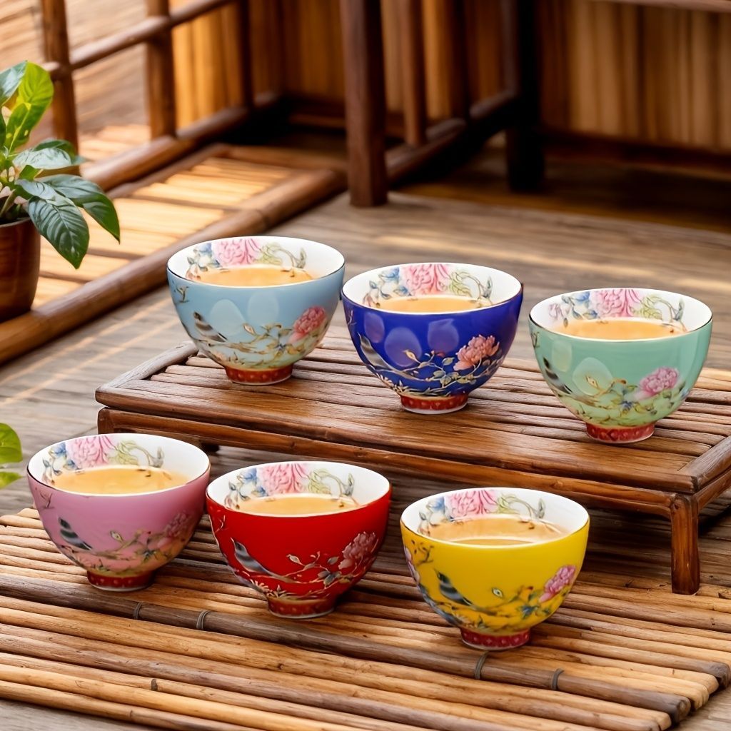 6個入りセラミックティーカップセット、伝統的な中国の花柄デザイン、エレガントな功夫茶カップ、家庭や部屋の装飾に、すべての季節に適したドリンクウェア