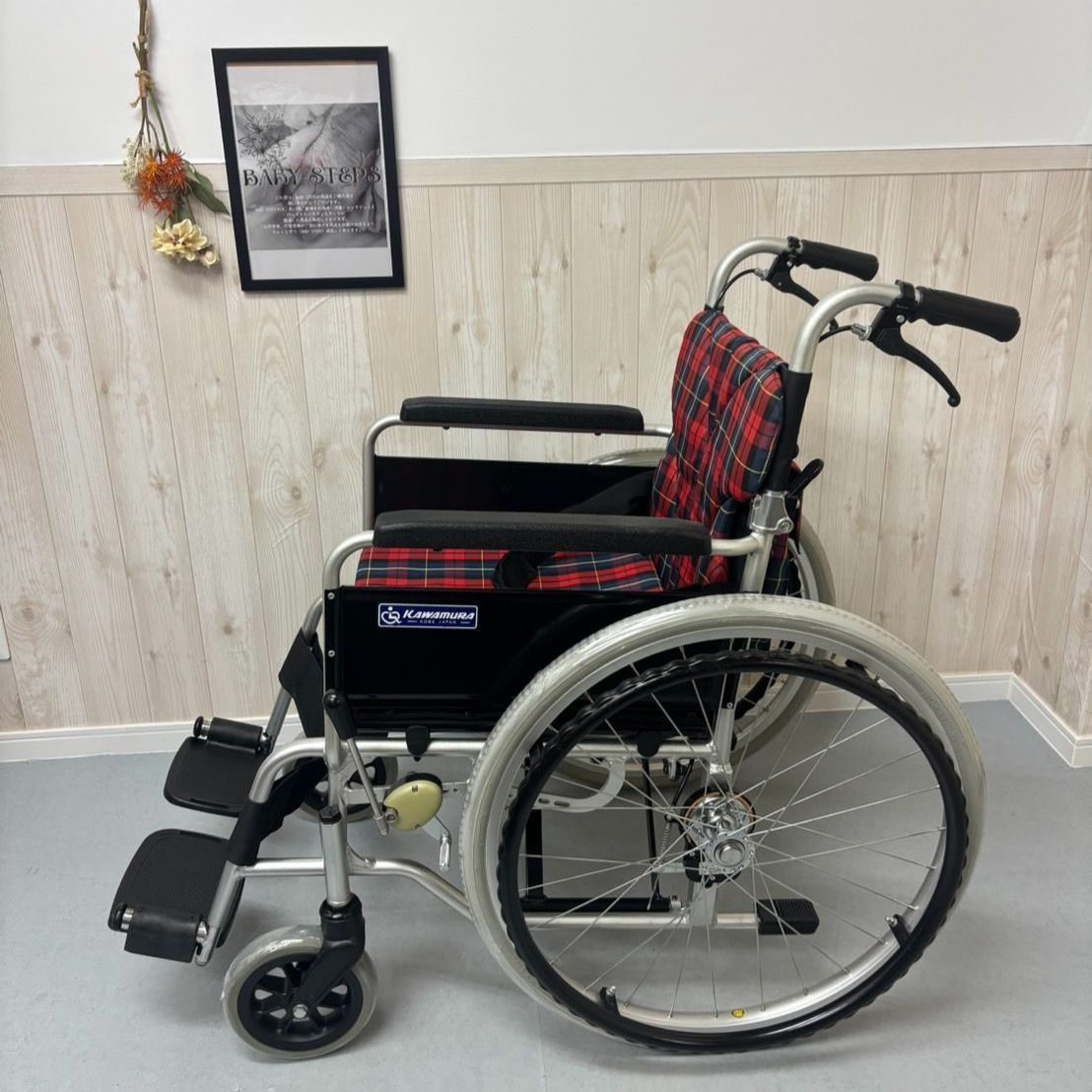 BMJ22-42SB-M カワムラサイクル 自走式 車椅子 アルミ製 車椅子 介護用品 ノーパンクータイヤ