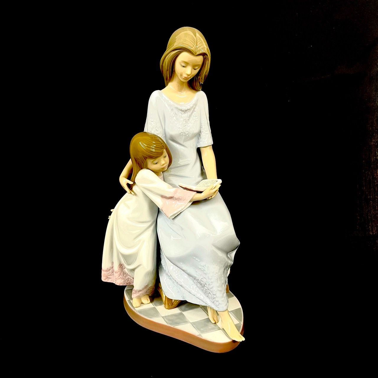 ◇LLADRO/リヤドロ◇フィギュリン No. 5457 『おやすみ前のご本