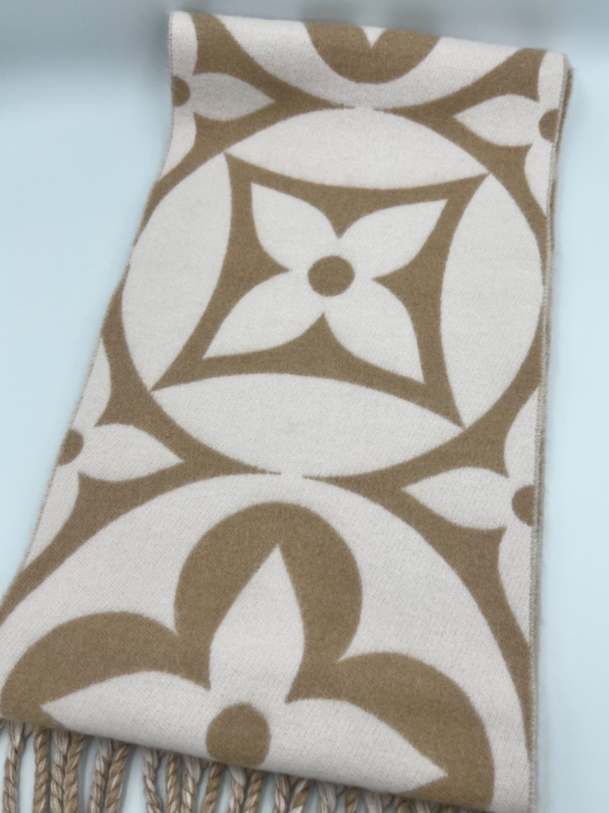 ルイヴィトン マフラー lv メダリオン M79213 ルイヴィトン メダリオン