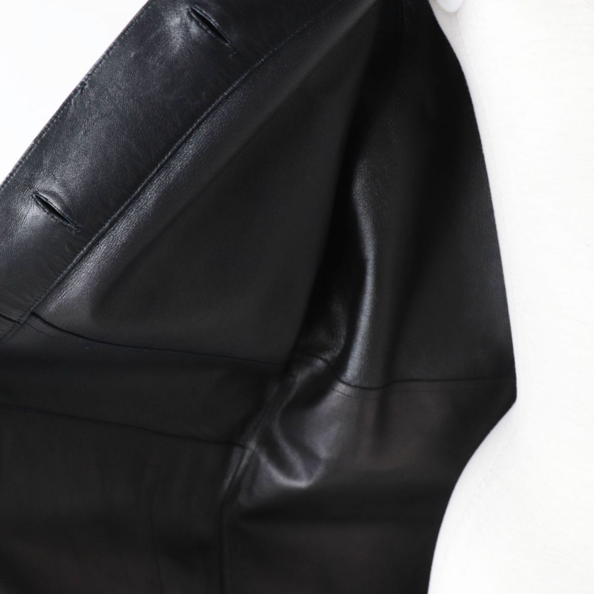 サルート ドンドン見直し ◎ フランス製 HERMES エルメス 2020年 レディース ベルト付き セリエボタン ラムレザー ロングベスト ブラック 黒 36