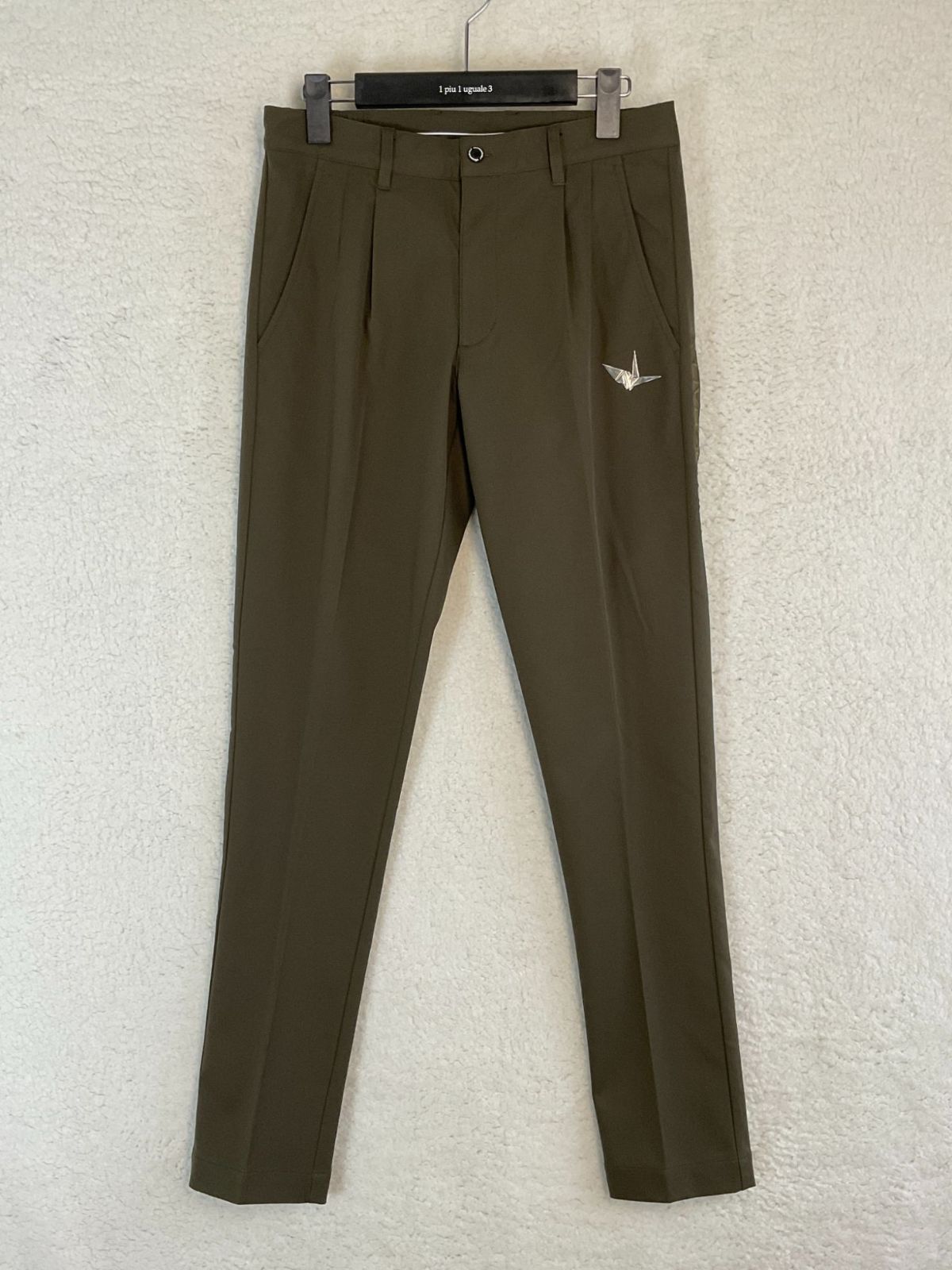 1PIU1UGUALE3 GOLF 3 カーキ TUCK PANTS サイドロゴタックパンツ