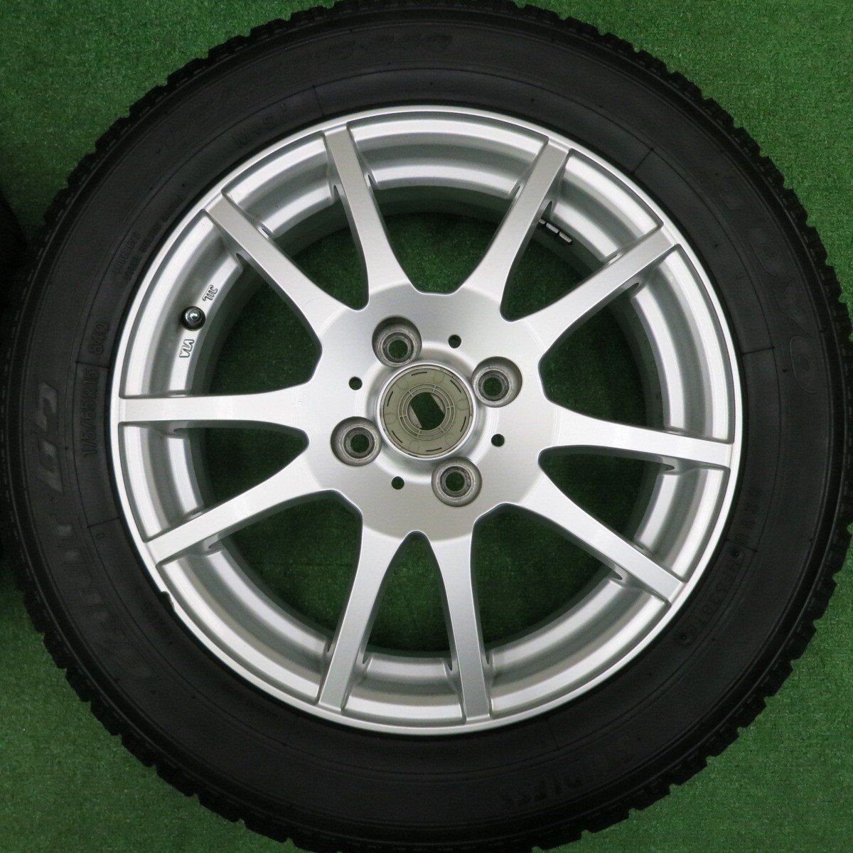 バリ溝！キレイ！8.5分☆スタッドレス 175/65R15 トーヨー
