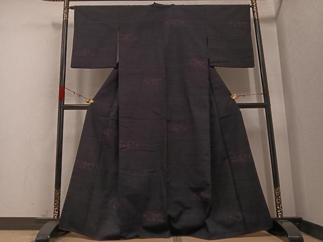 平和屋着物 上質な紬 花唐草文 黒地 正絹 AABA8914ph