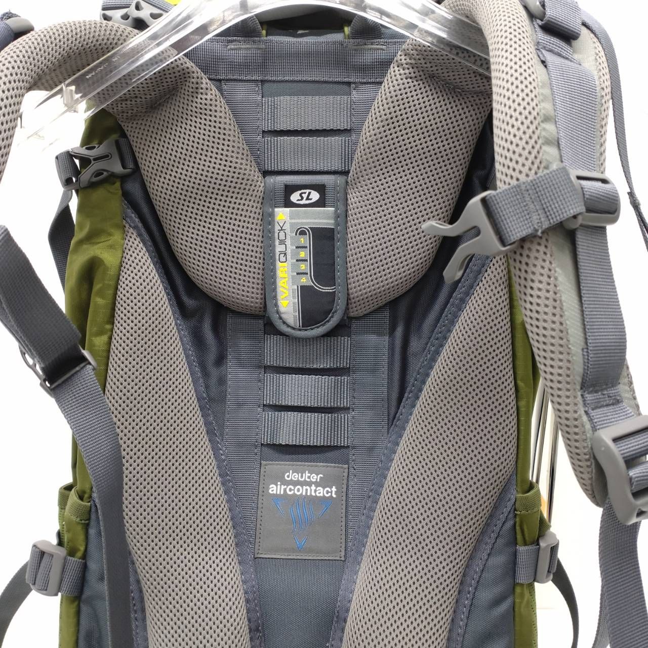 未使用 deuter ドイター バックパック ACT Lite 45+10SL パイン モス タグ付き リュック アウトドア トレッキング エアコンタクトライト グリーン系  women's fit