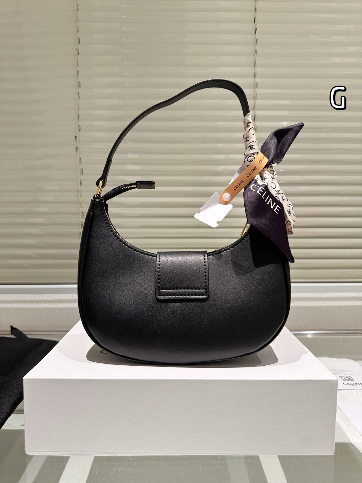 ⭐︎CELINE⭐︎正規品⭐︎未使用⭐︎ブロンドバナナ 今日特価】Celine Ava Triomphe アームバッグ Lisa スタイル-WTO