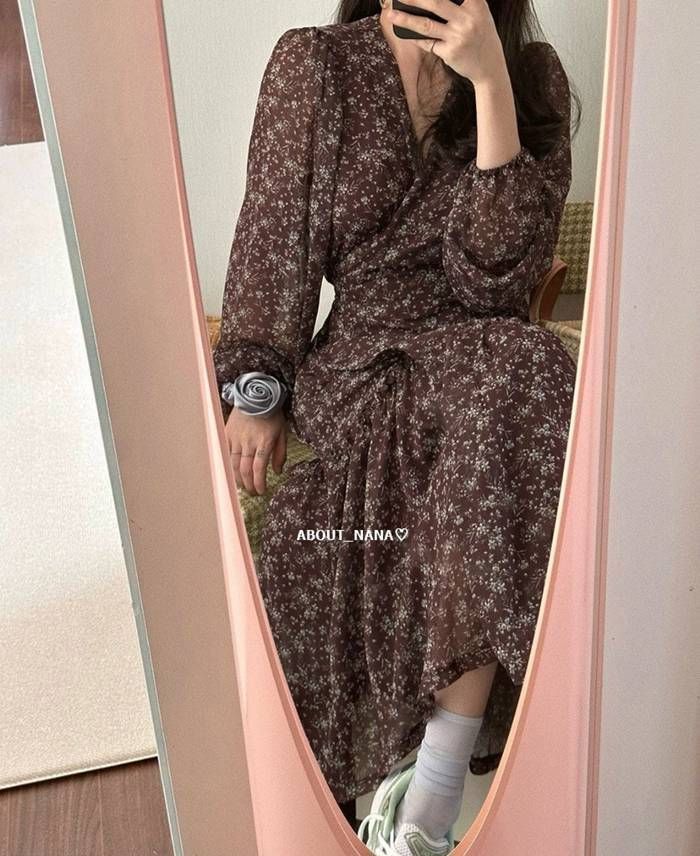 シンプルな春夏ロングワンピース レディース お出かけ向け ワンピース 春 夏 レディース 花柄 長袖 Vネック ボリューム袖
