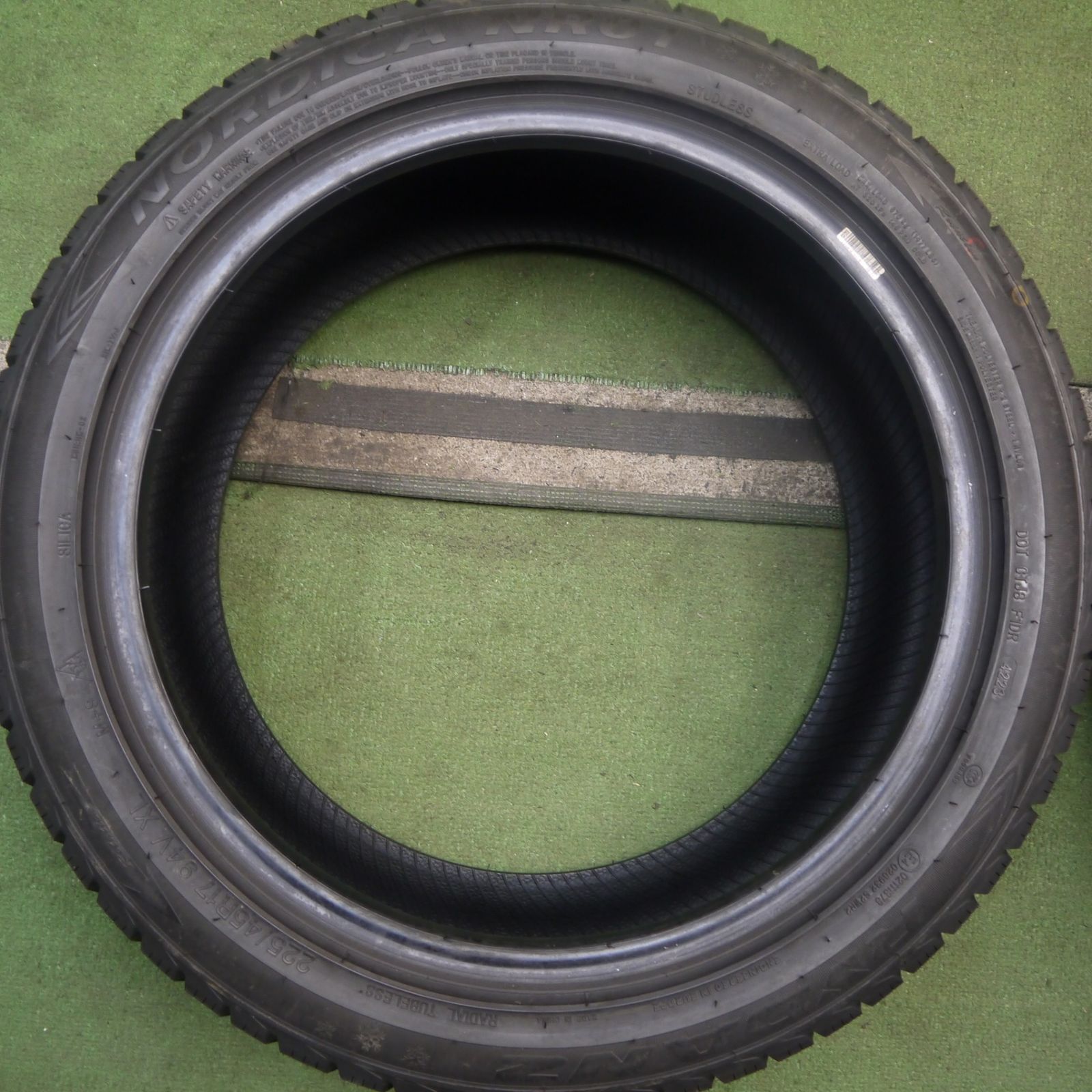 バリ溝 23年 9.5分 スタッドレス 225 45R17 シバタイヤ RYDANZ NORDICA NR01 タイヤ 17インチ レクサス ベンツ ワーゲン 等 5092405Hスタ FFCRYSTALESIA_COM