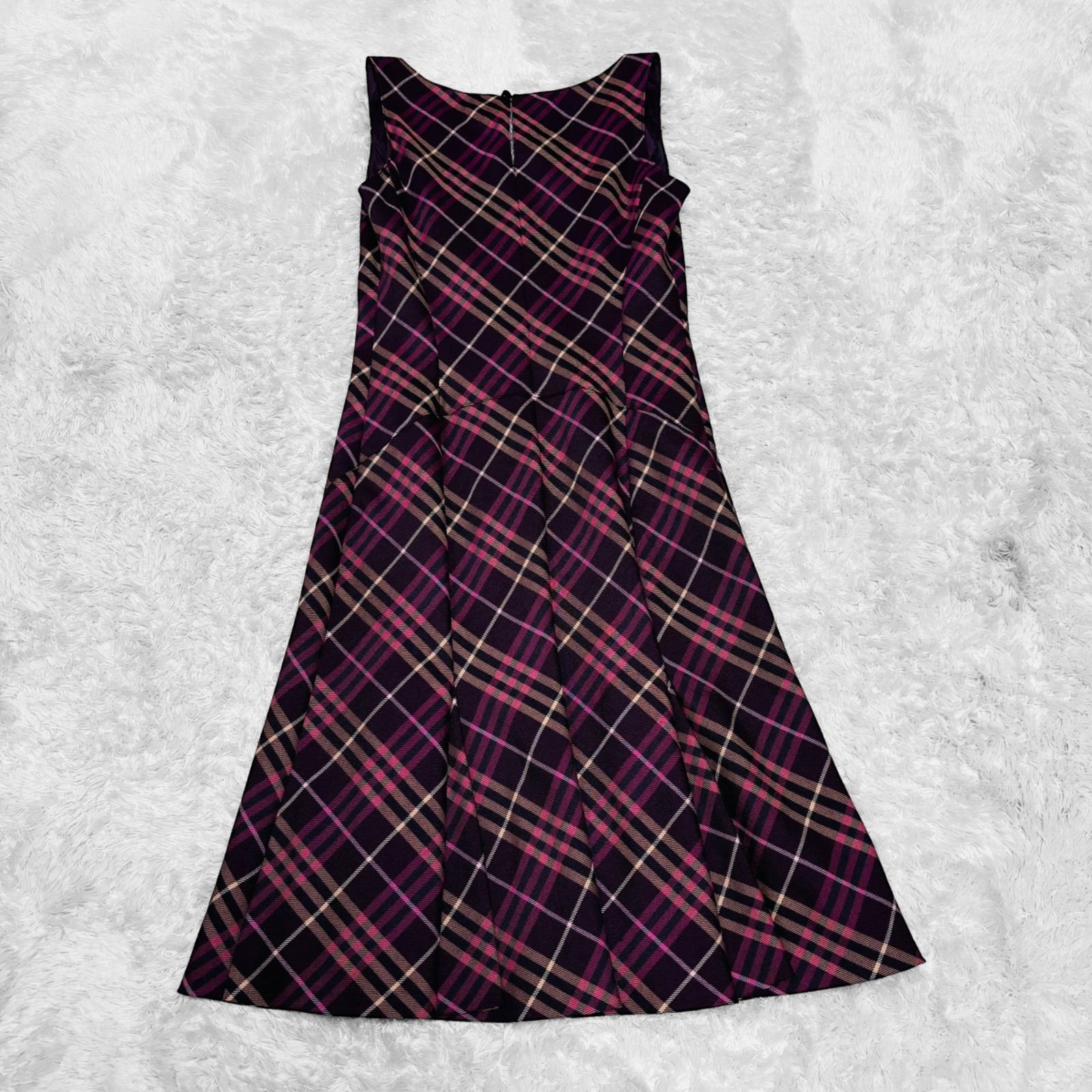 美品 バーバリーブルーレーベル フレアワンピース チェック ウール ノースリーブ 美品 バーバリーブルーレーベル フレアワンピース チェック ウール
