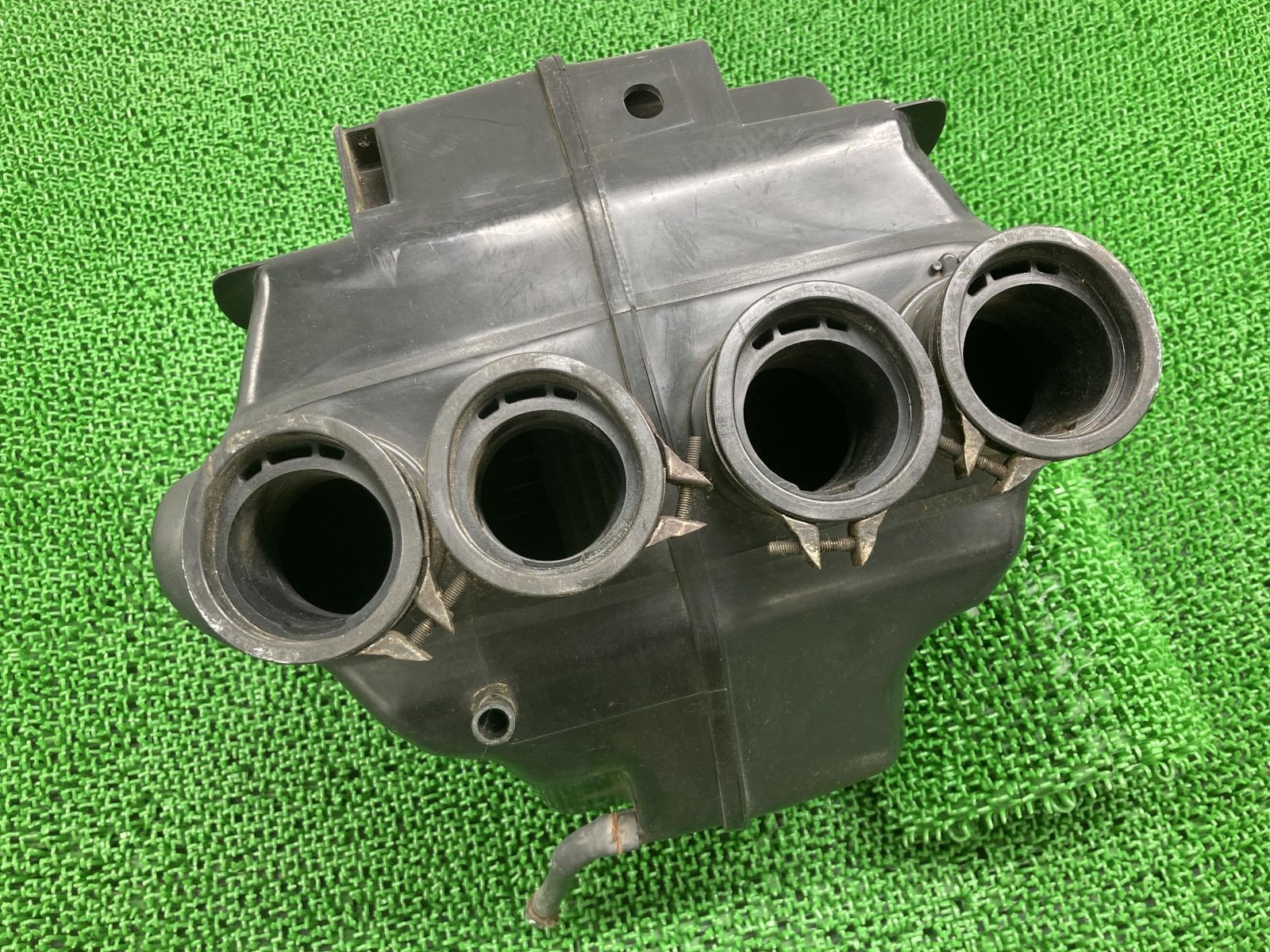 バンディット250 エアクリーナーボックス 11DA スズキ 純正  バイク 部品 GJ77A インシュレーター 割れ欠け無し 品薄 車検 Genuine