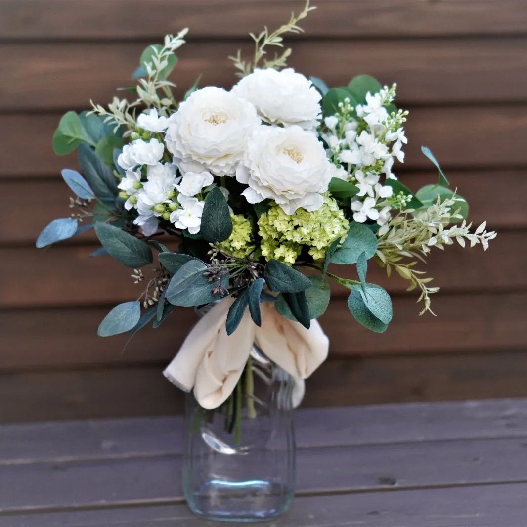 ✿ホワイトラナンキュラスブーケ （造花）新品　未使用品 ✿ホワイトラナンキュラスブーケ （造花）新品未使用品