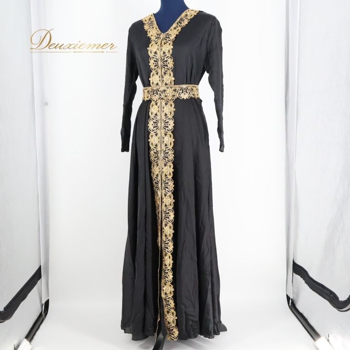 ベリーダンス 衣装 ガラベーヤ ワンピース ドレス ブラック系 黒 ゴールド系 レース 装飾 ラインストーン ラメ コスチューム 発表会 舞台 民族舞踊 祭り ダンス衣装 フォーマル エスニック ワンピース 長袖 華やか ベルト付き おしゃれ レディース