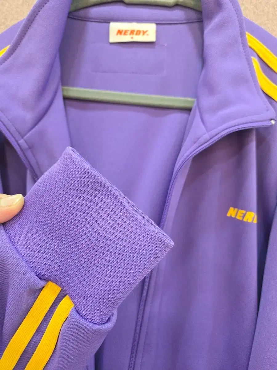NERDY ノルディ NERDY 紫 トラックトップス ジャージ 新しい条件 HAPPYPLANETSERVICEAPARTMENTS_COM