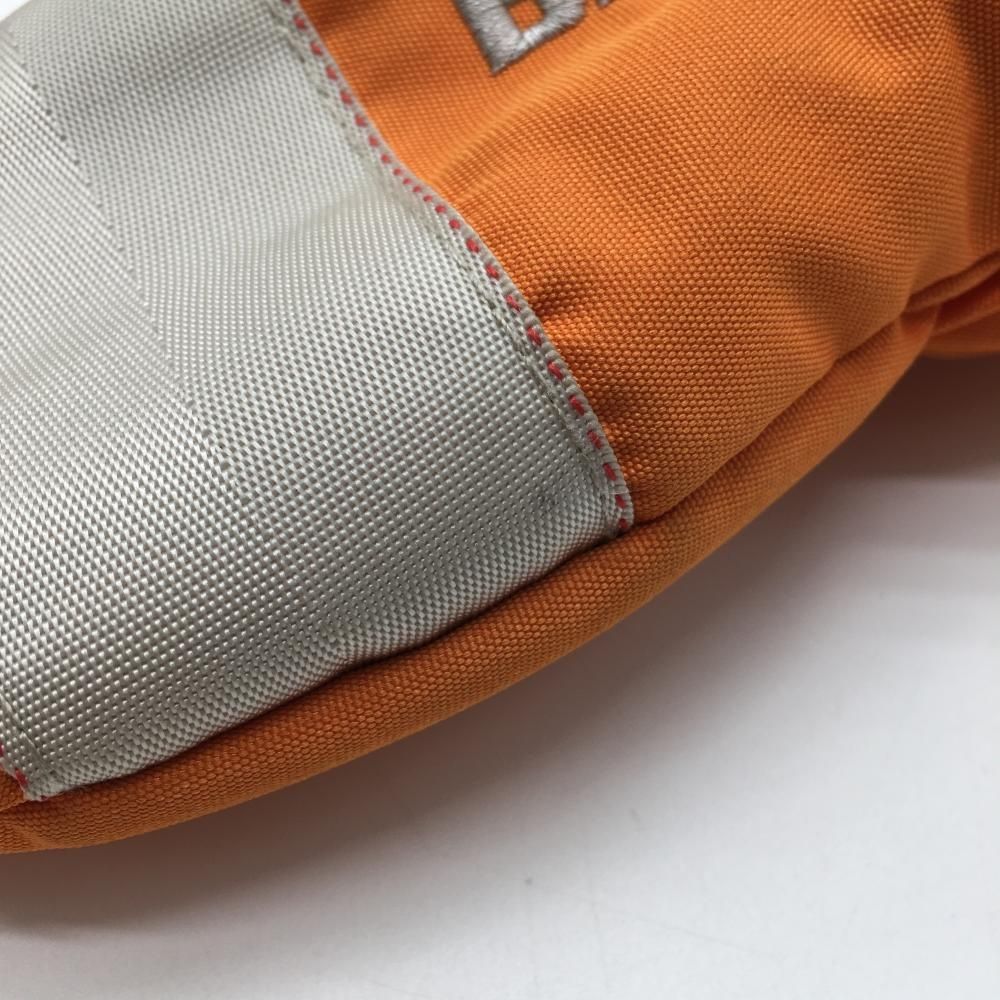 オレンジ×ベージュ