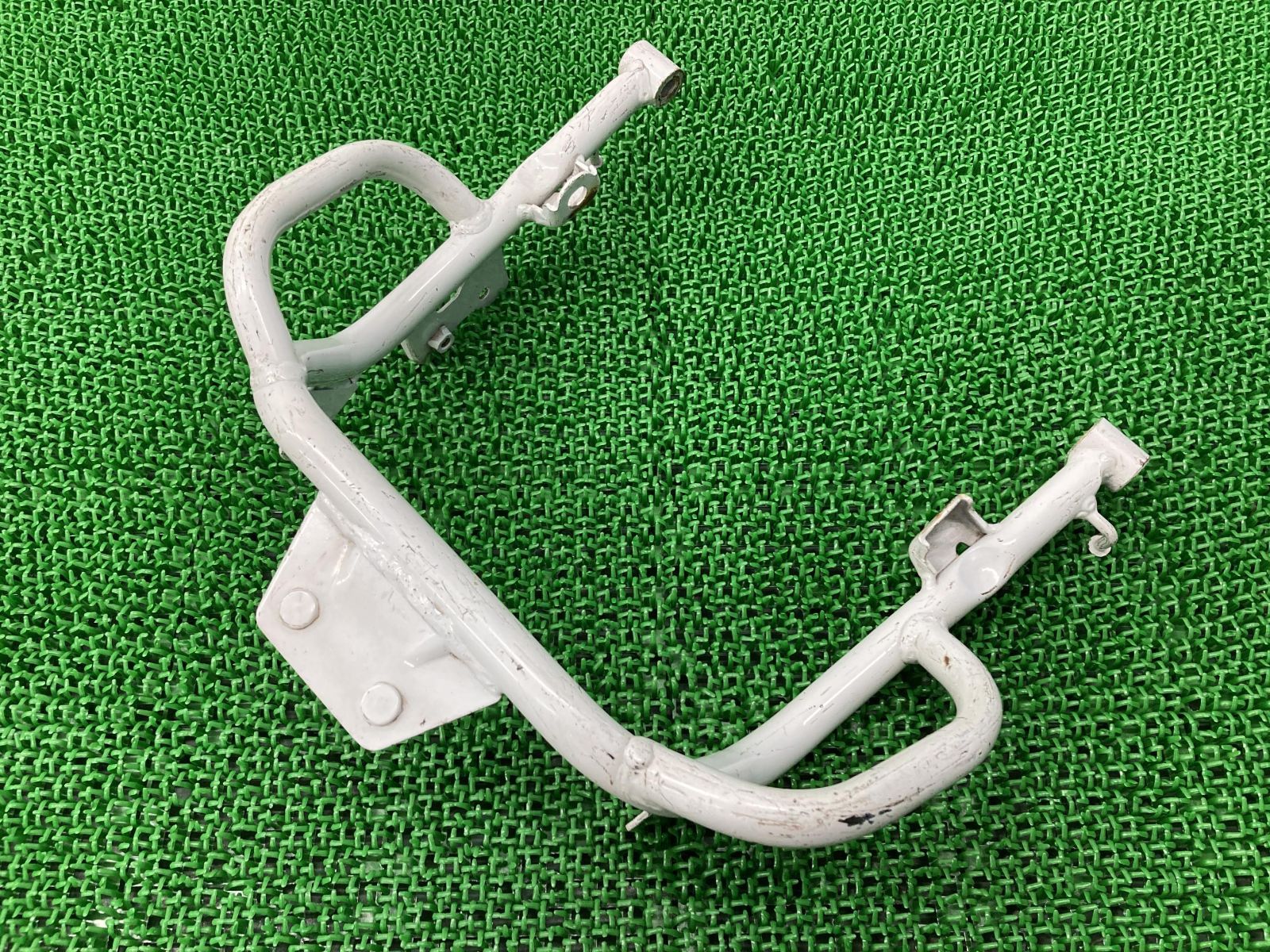 ジェベル125 グラブバー 白 スズキ 純正 中古 バイク 部品 SF44A ジェベル200 アシストグリップ タンデムグリップ 曲がりなし 品薄