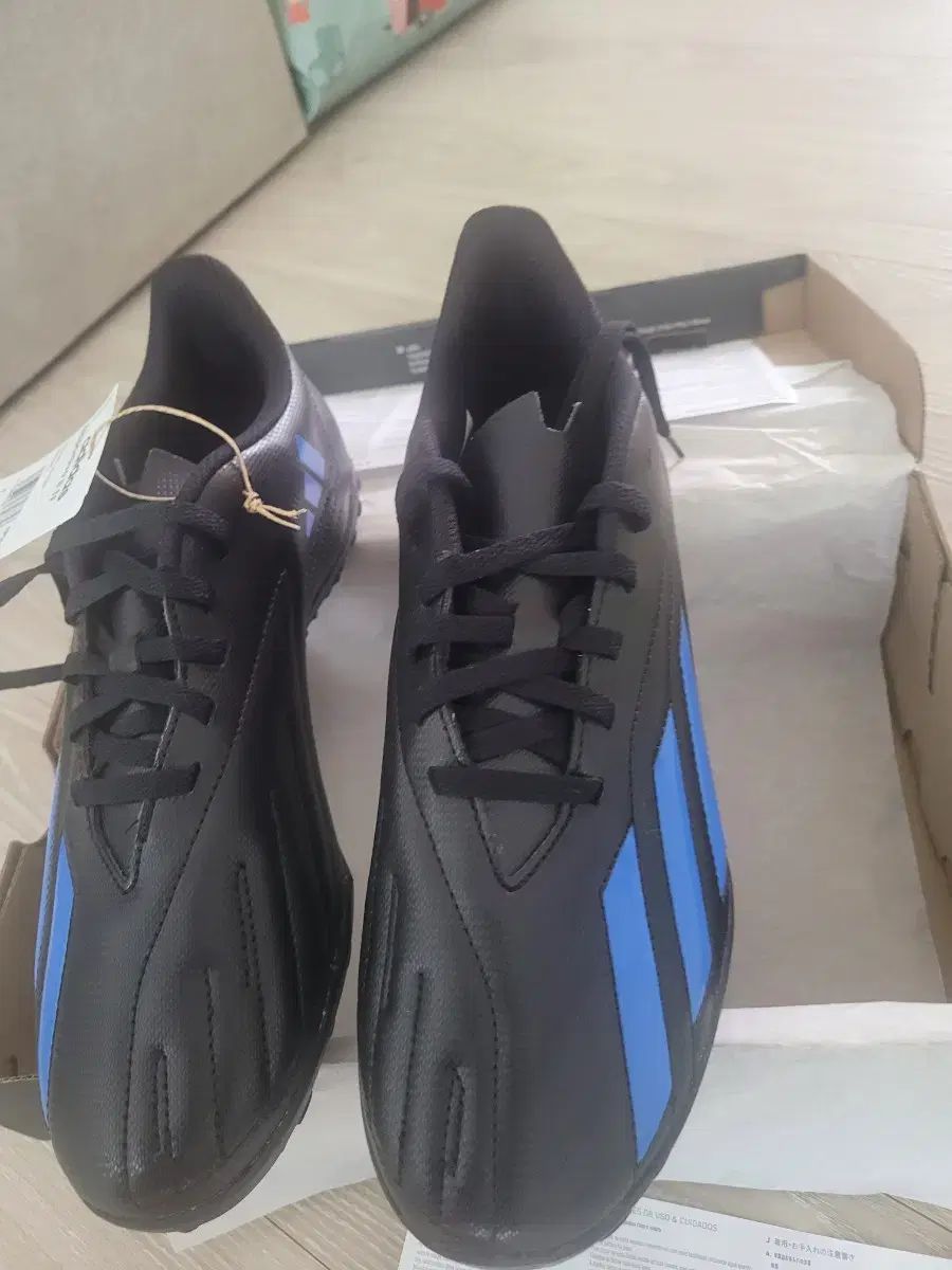 adidas(アディダス) サッカーシューズ 新品 です 250 255 260 265 270 275