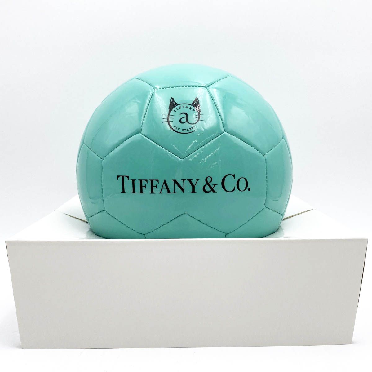 【超美品】 TIFFANYu0026Co. ティファニー スポルディング サッカーボール 原宿キャットストリート店限定 ティファニーブルー レア 未使用 USED