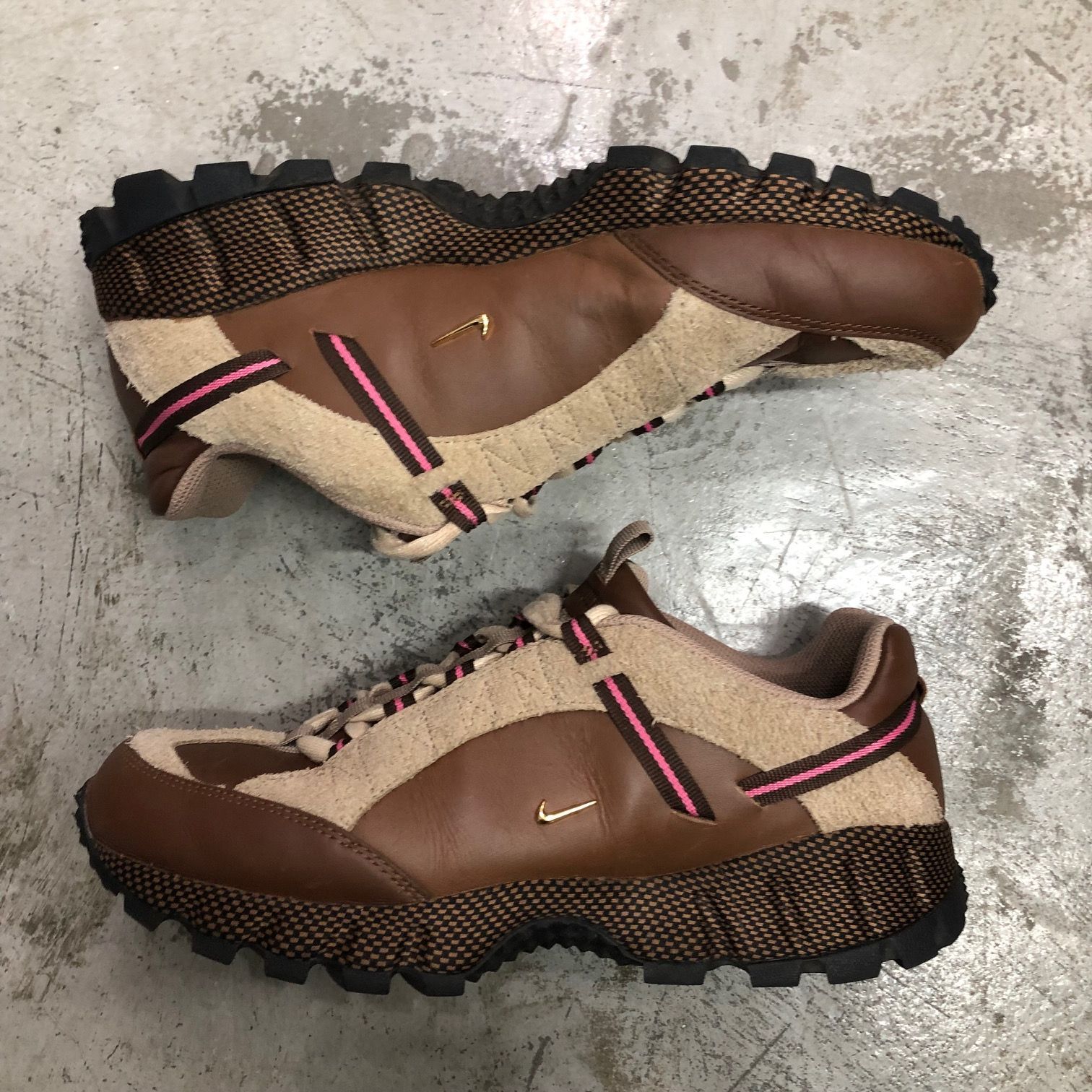 Jacquemus Nike Women's Air Humara LX Ale Brown and Gold