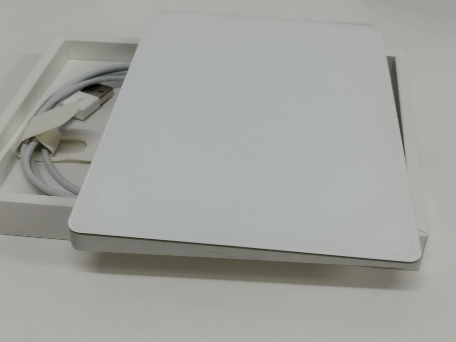 Apple Magic Trackpad 2/A1535〈MJ2R2J/A〉 - メルカリ