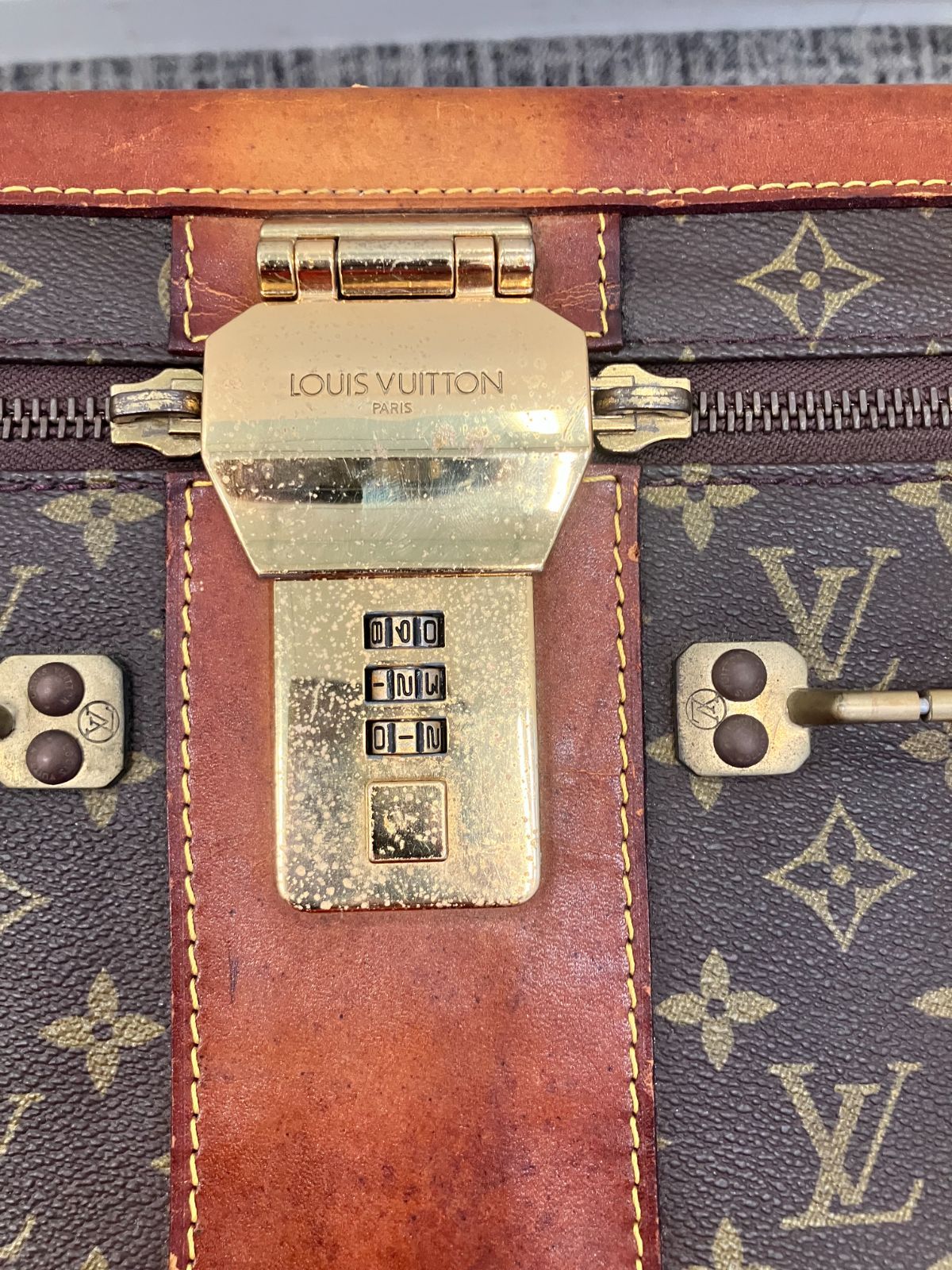LOUIS VUITTON ルイヴィトン ストラトス モノグラム VINTAGE
