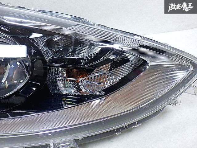 ☆割れ無し☆ トヨタ 純正 NHP10 アクア 後期 ハロゲン ヘッドライト